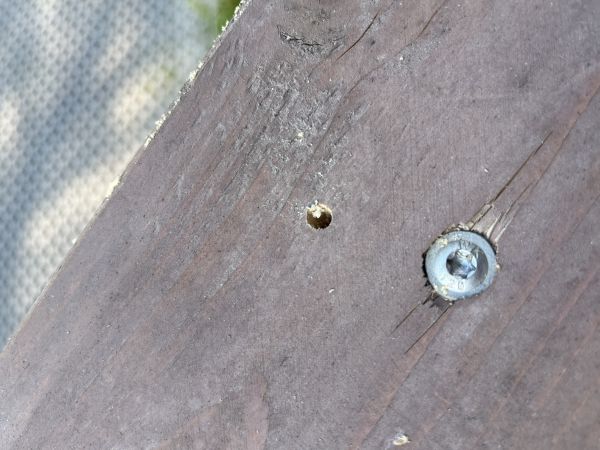 A - nejednoznačne určen&yacute;, nie sme si ist&iacute;