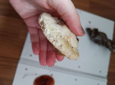 A - nejednoznačne určen&yacute;, nie sme si ist&iacute;